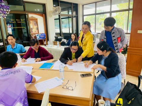 การพัฒนาหลักสูตรสถานศึกษาและหลักสูตรกลุ่มสาระการเรียนรู้ เพื่อยก