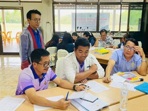 การพัฒนาหลักสูตรสถานศึกษาและหลักสูตรกลุ่มสาระการเรียนรู้ เพื่อยก