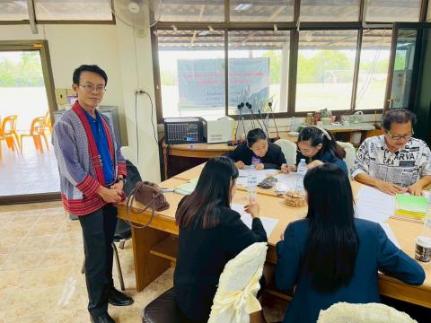 การพัฒนาหลักสูตรสถานศึกษาและหลักสูตรกลุ่มสาระการเรียนรู้ เพื่อยก