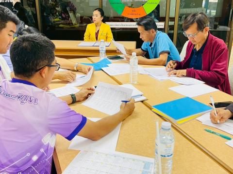 การพัฒนาหลักสูตรสถานศึกษาและหลักสูตรกลุ่มสาระการเรียนรู้ เพื่อยก